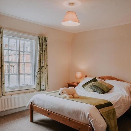 The White Bear Bed & Breakfast Devizes Exterior photo