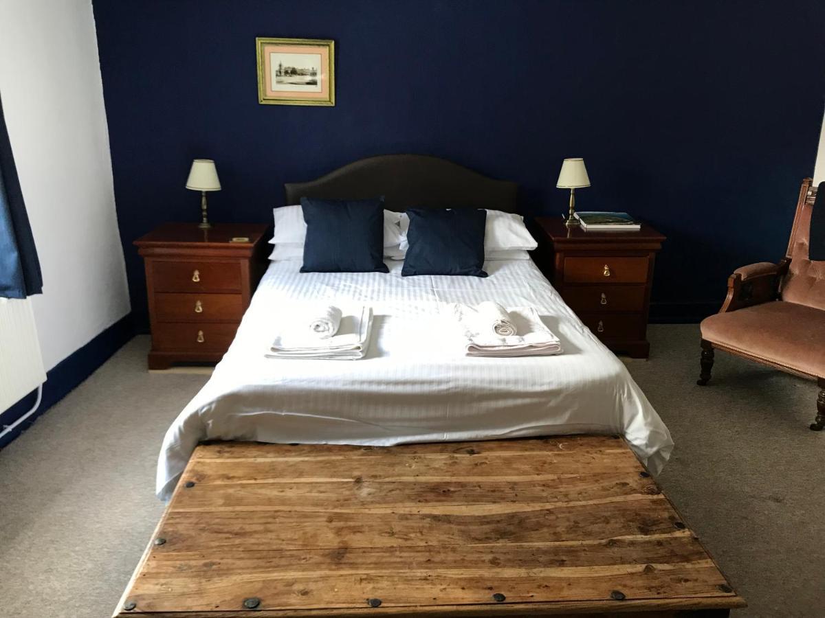 The White Bear Bed & Breakfast Devizes Exterior photo