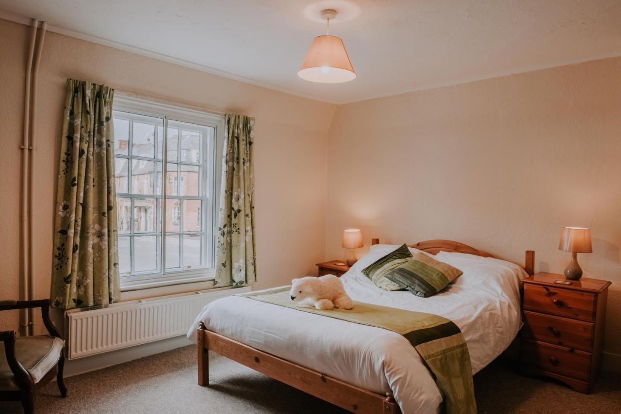 The White Bear Bed & Breakfast Devizes Exterior photo