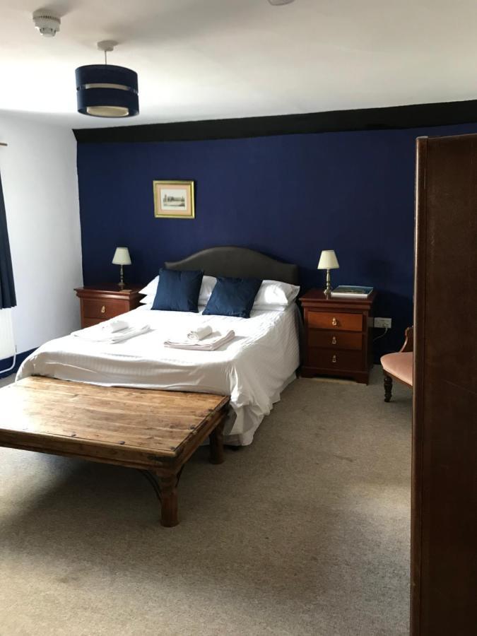 The White Bear Bed & Breakfast Devizes Exterior photo
